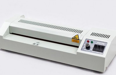 Ứng dụng của máy ép plastic giá rẻ trong cuộc sống